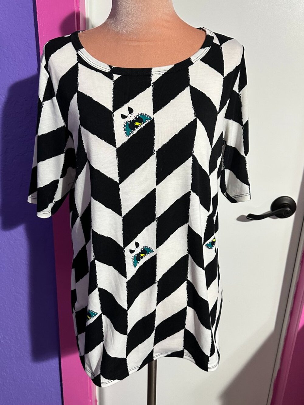 LuLaRoe Disney Oogie Boogie Women’s Half Sleeve Tunic L